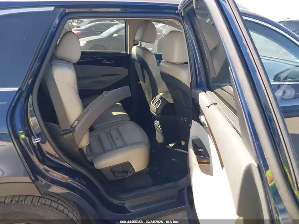 5XYPH4A58KG495540 2019 KIA SORENTO - Image 8