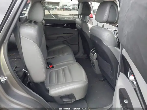 5XYPH4A59GG137581 2016 KIA SORENTO - Image 8