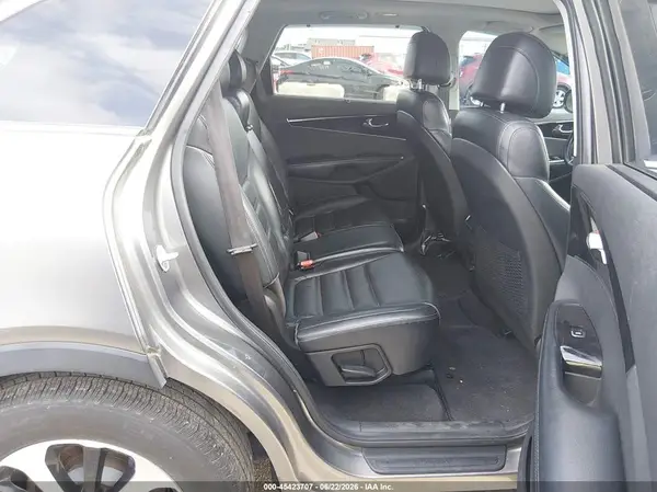 5XYPH4A59HG318150 2017 KIA SORENTO - Image 8