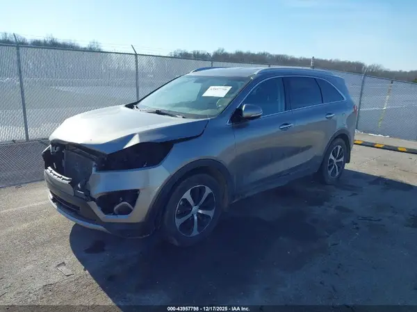 5XYPH4A5XJG359005 2018 KIA SORENTO - Image 2