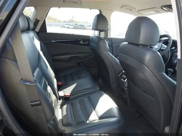 5XYPH4A5XJG407599 2018 KIA SORENTO - Image 8