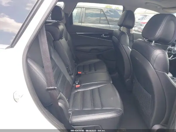 5XYPHDA10GG016872 2016 KIA SORENTO - Image 8