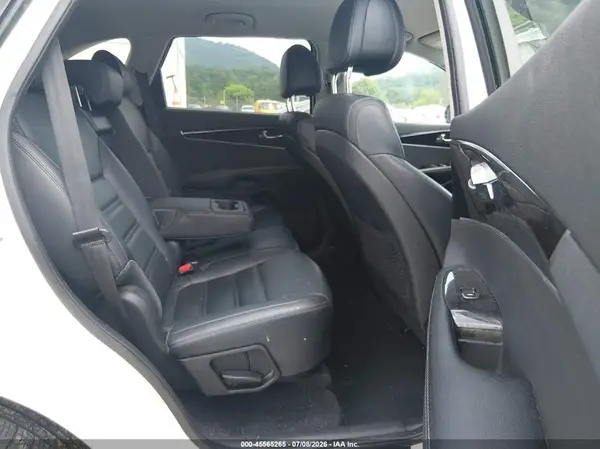 5XYPHDA10GG023353 2016 KIA SORENTO - Image 8