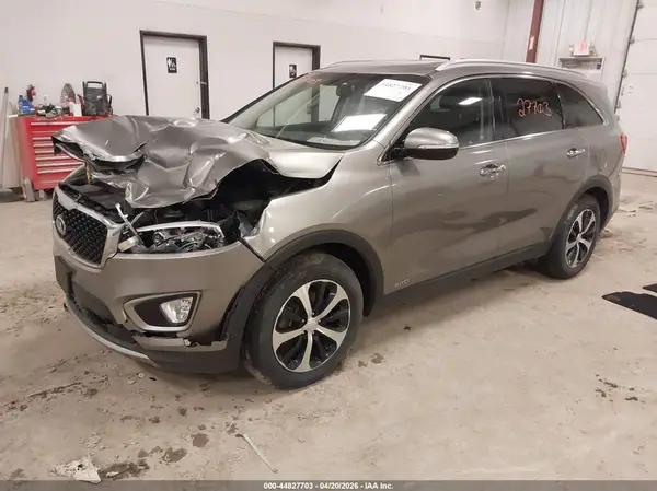 5XYPHDA10JG360175 2018 KIA SORENTO - Image 2