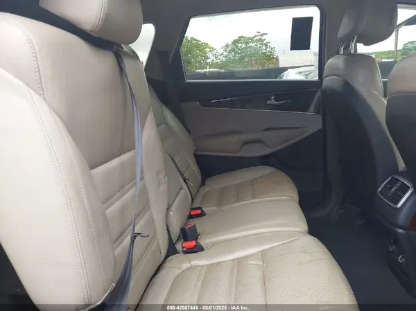 5XYPHDA11GG023801 2016 KIA SORENTO - Image 8