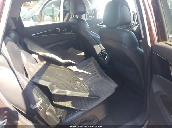 5XYPHDA11GG032823 2016 KIA SORENTO - Image 8