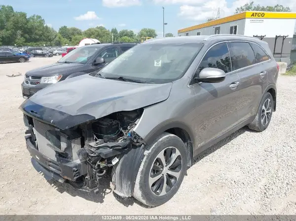 5XYPHDA11GG153822 2016 KIA SORENTO - Image 2