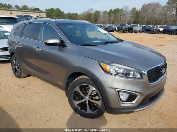5XYPHDA11HG277686 2017 KIA SORENTO - Image 1