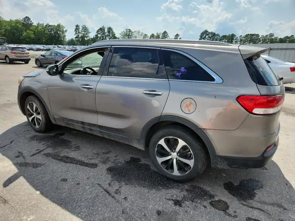 5XYPHDA12GG014945 2016 KIA SORENTO - Image 2