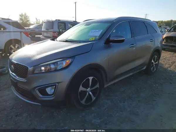 5XYPHDA12GG027436 2016 KIA SORENTO - Image 2