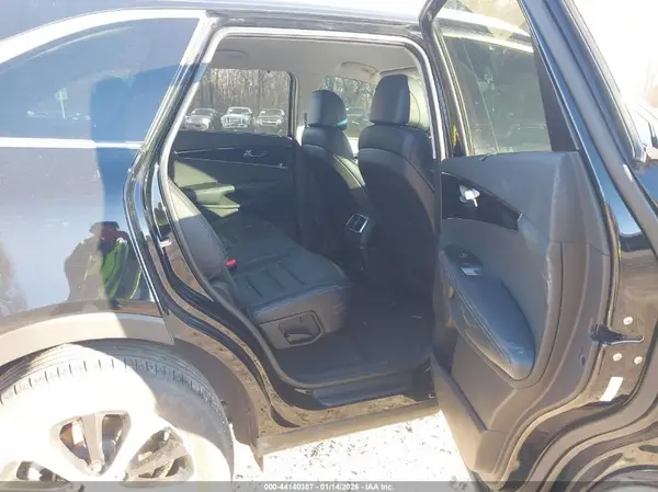 5XYPHDA12HG275669 2017 KIA SORENTO - Image 8