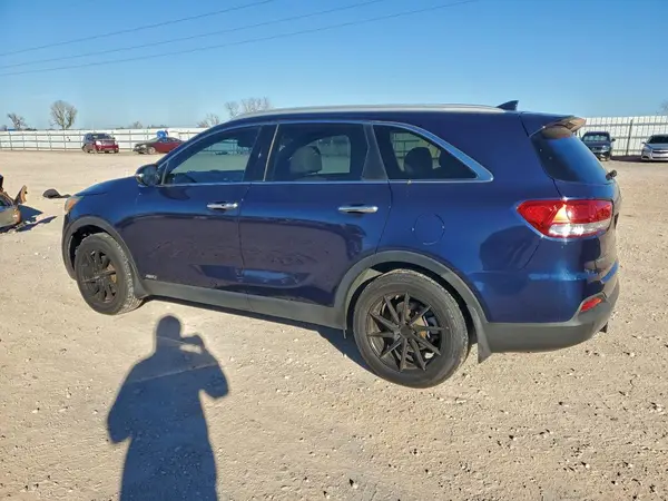 5XYPHDA12HG276725 2017 KIA SORENTO - Image 2