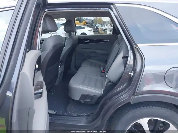 5XYPHDA13GG023864 2016 KIA SORENTO - Image 8