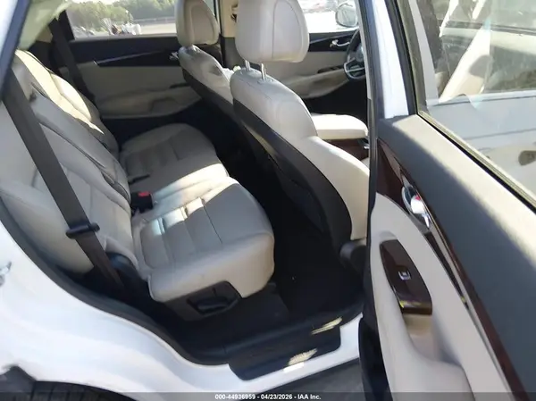 5XYPHDA13GG031785 2016 KIA SORENTO - Image 8