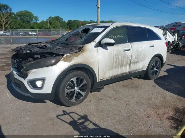 5XYPHDA13JG356993 2018 KIA SORENTO - Image 2