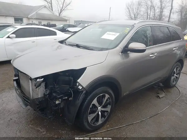 5XYPHDA14GG011822 2016 KIA SORENTO - Image 2