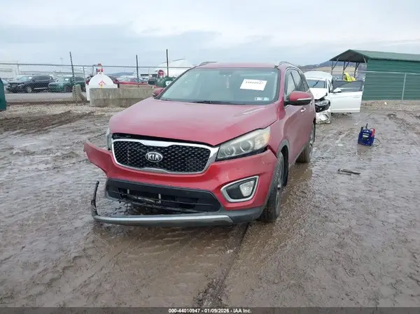 5XYPHDA14GG046246 2016 KIA SORENTO - Image 2