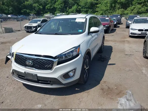 5XYPHDA14HG263054 2017 KIA SORENTO - Image 2