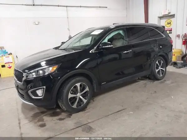 5XYPHDA14HG270764 2017 KIA SORENTO - Image 2