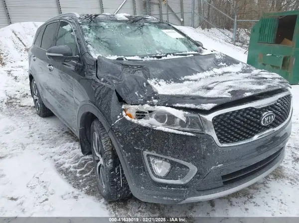 5XYPHDA14JG360275 2018 KIA SORENTO - Image 1