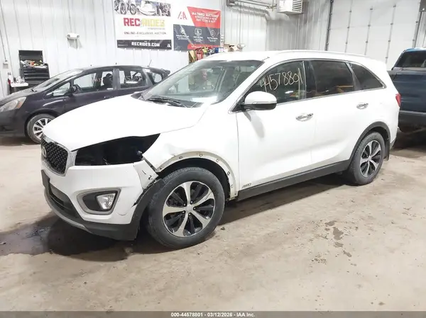 5XYPHDA15GG137137 2016 KIA SORENTO - Image 2