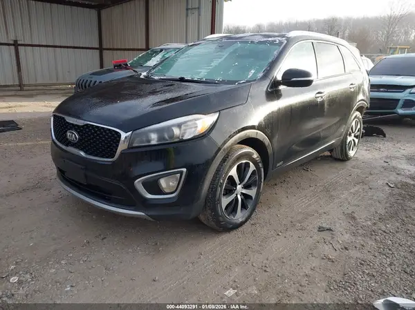 5XYPHDA15HG242195 2017 KIA SORENTO - Image 2