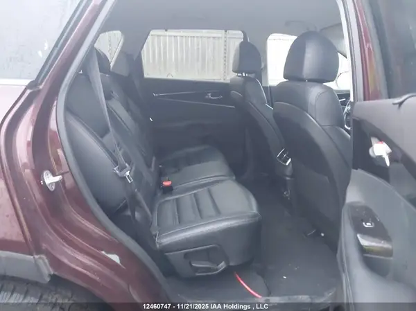5XYPHDA15JG351763 2018 KIA SORENTO - Image 8