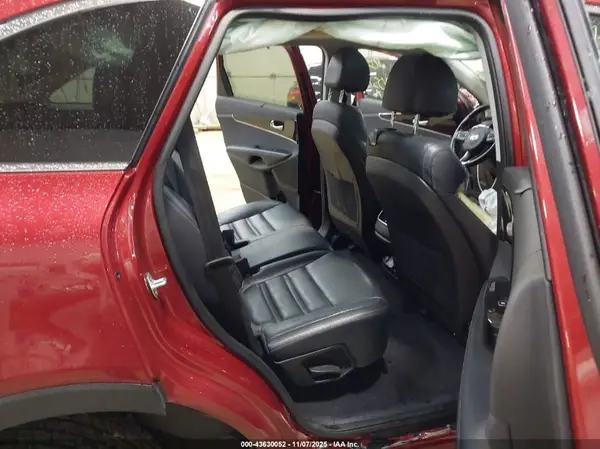 5XYPHDA15JG354839 2018 KIA SORENTO - Image 8