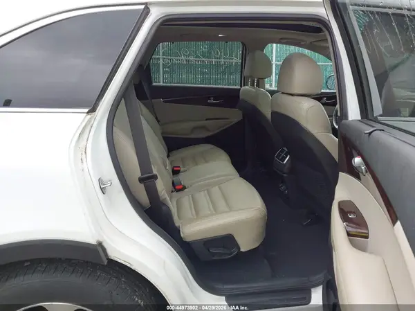 5XYPHDA15JG360317 2018 KIA SORENTO - Image 8