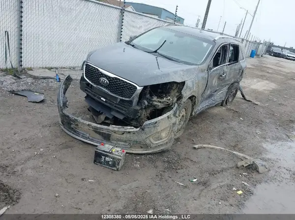 5XYPHDA16JG360620 2018 KIA SORENTO - Image 2
