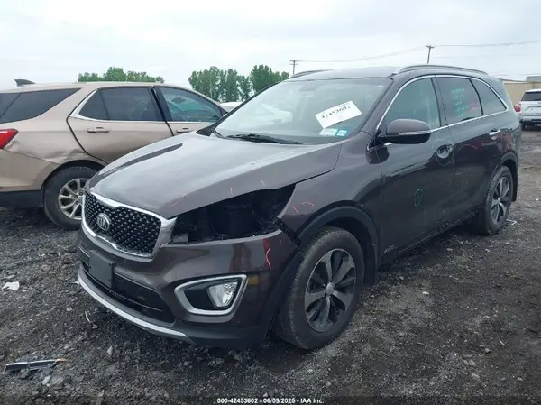 5XYPHDA17GG023978 2016 KIA SORENTO - Image 2