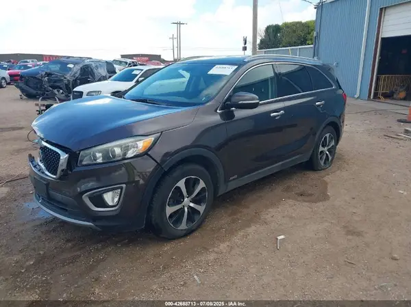 5XYPHDA17GG029215 2016 KIA SORENTO - Image 2