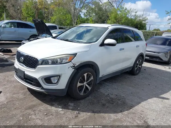 5XYPHDA17JG357340 2018 KIA SORENTO - Image 2
