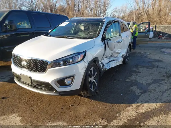 5XYPHDA18GG058805 2016 KIA SORENTO - Image 2