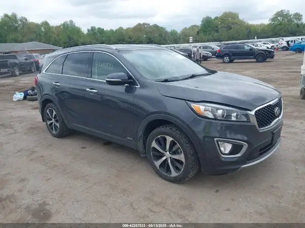 5XYPHDA18GG142669 2016 KIA SORENTO - Image 1