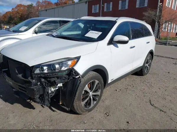 5XYPHDA18HG277670 2017 KIA SORENTO - Image 2