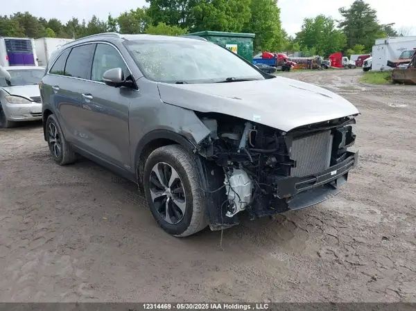 5XYPHDA18JG365561 2018 KIA SORENTO - Image 1
