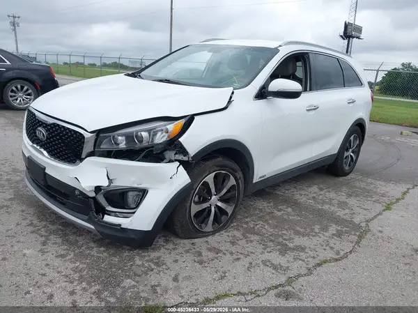 5XYPHDA19GG024842 2016 KIA SORENTO - Image 2