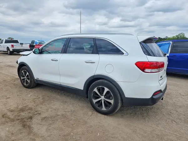 5XYPHDA19GG138470 2016 KIA SORENTO - Image 2