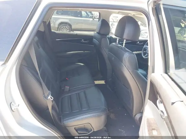 5XYPHDA19JG358408 2018 KIA SORENTO - Image 8