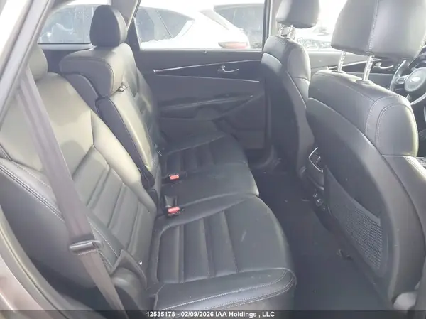 5XYPHDA19JG359705 2018 KIA SORENTO - Image 8