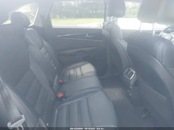 5XYPHDA1XGG007015 2016 KIA SORENTO - Image 8