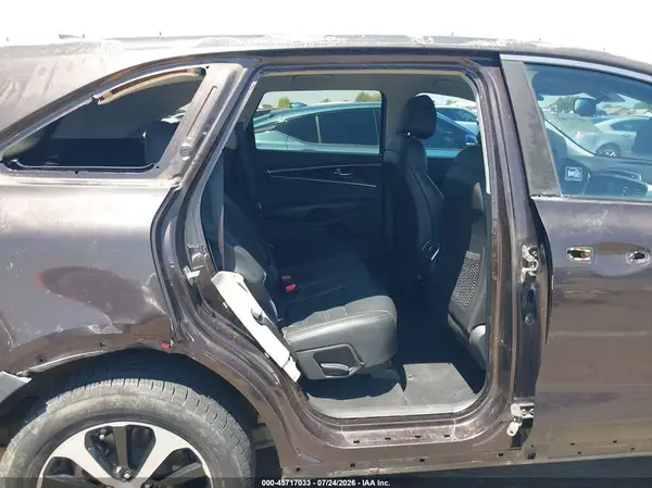 5XYPHDA1XGG018046 2016 KIA SORENTO - Image 8