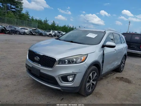 5XYPHDA1XGG030794 2016 KIA SORENTO - Image 2