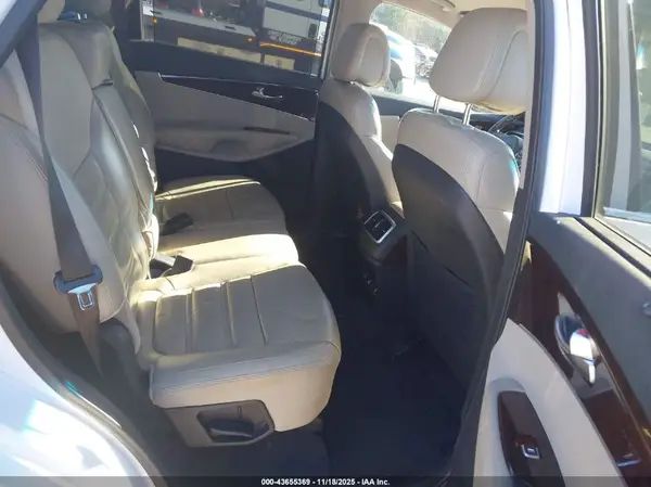 5XYPHDA1XGG031640 2016 KIA SORENTO - Image 8