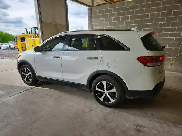 5XYPHDA1XHG253841 2017 KIA SORENTO - Image 2