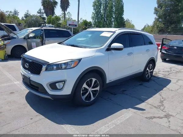 5XYPHDA1XHG277668 2017 KIA SORENTO - Image 2