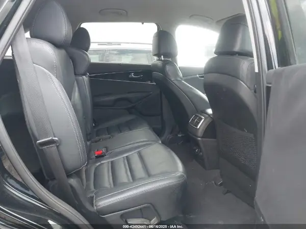 5XYPHDA1XHG325881 2017 KIA SORENTO - Image 8