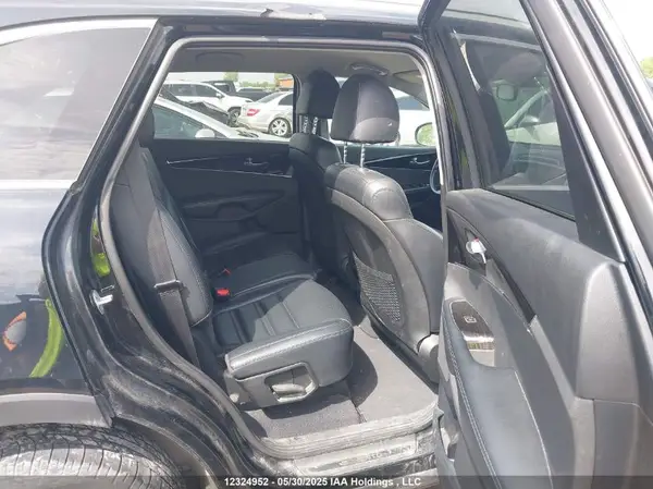 5XYPHDA35KG482419 2019 KIA SORENTO - Image 8