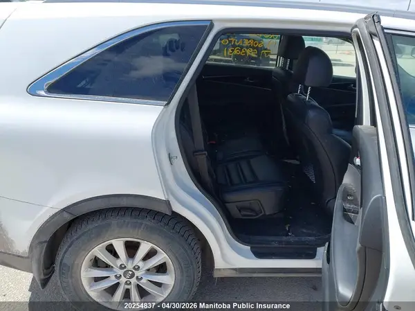 5XYPHDA35KG593231 2019 KIA SORENTO - Image 8
